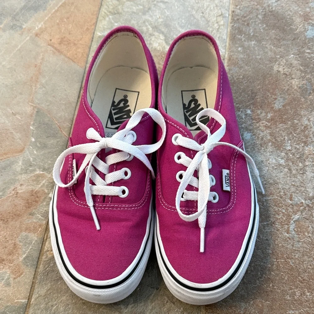 Vans Low-Top Canvas Sneakers in Fuchsia with White Laces - Picture 2 of 5